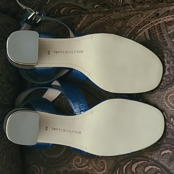 Tommy Hilfiger Sandles - Picture 5 of 5
